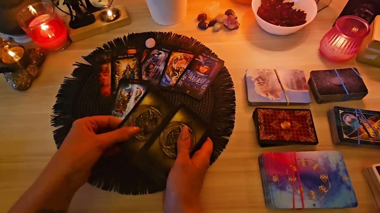 #Tarot🃏Wer hat hier heute über dich gegrübelt🧠 ❓Er vergleicht dich🤔Erinnerungen holen ihn ein🥰