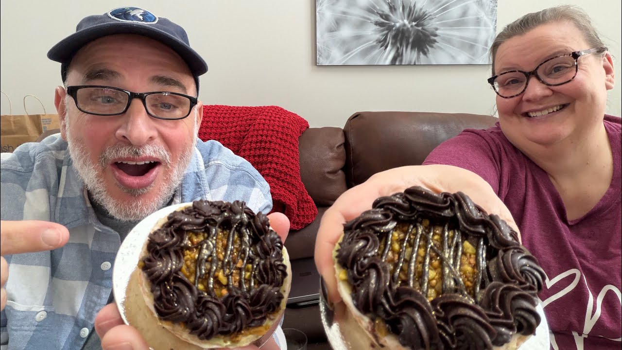Hyvee Bakery Choclate Pistacio Tart Review- Thought This Was Dubai-Style, Nope... 