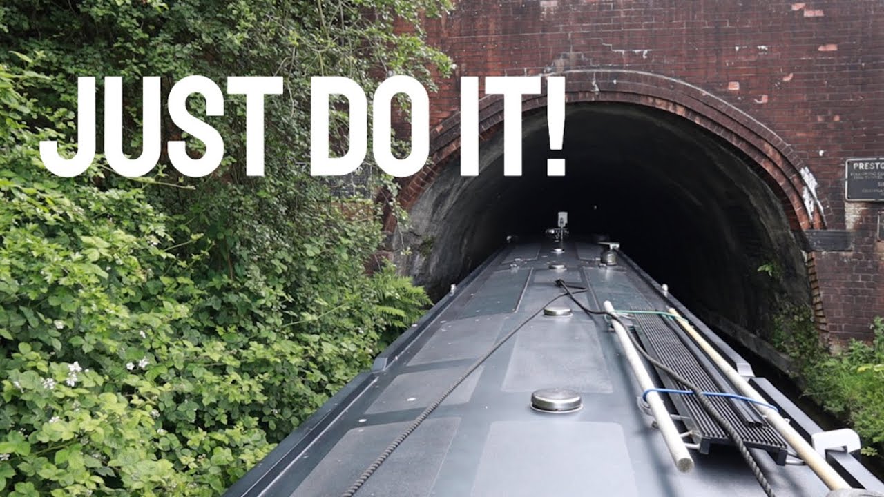 Taking a Narrowboat through Three Tunnels - Solo Narrowboating 119