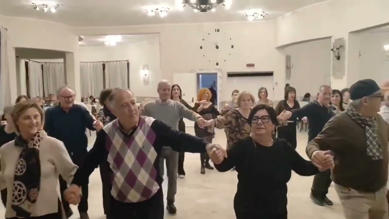 Mamaliga branzali cantata da Raluca Ocneanu coreo andrei Osanu 