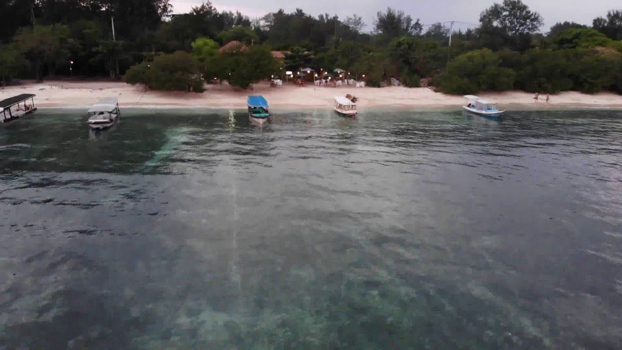 Two Brothers Bungalow Gili Meno environment