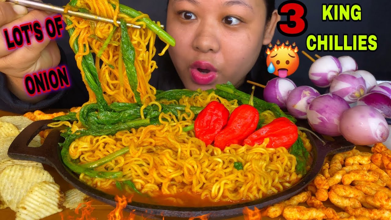 ОСТРЫЙ ЧЕЛЛЕНДЖ MAGGI С 3 КОРОЛЕВСКИМИ ЧИЛИ, БОЛЬШИМ КОЛИЧЕСТВОМ ЛУКА И КАРТОФЕЛЕМ ФРИ МУКБАНГ | ...