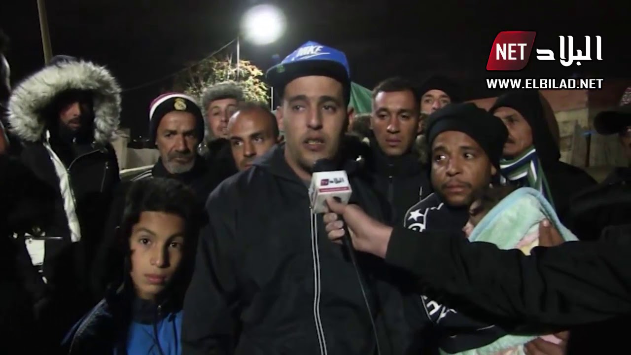 سيدي بلعباس : سكان حي لازاري ينصبون وسط الطريق احتجاجا على هدم منازلهم