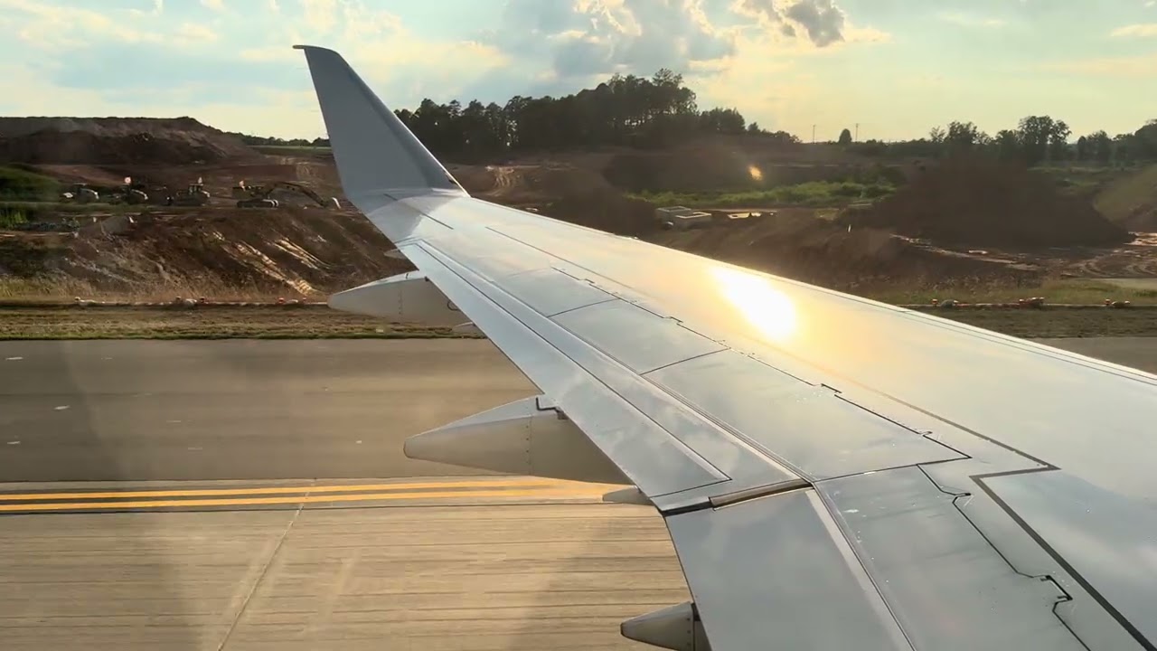 American Eagle Embraer 175 Landing and Taxi at Charlotte, North Carolina