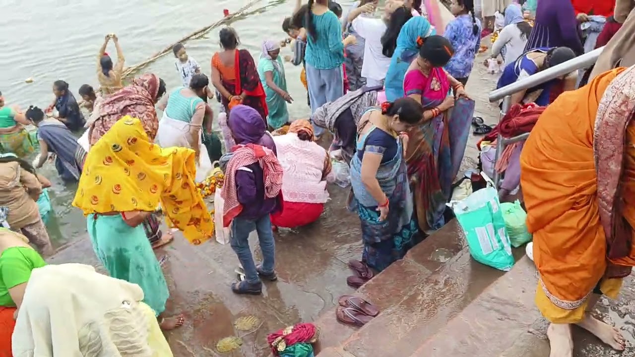 मकर संक्रांति के उपलक्ष में मां गंगा के धाम पर उमड़ी झकाझोर भीड़।।💐💐💐🙏🙏🔱🔱