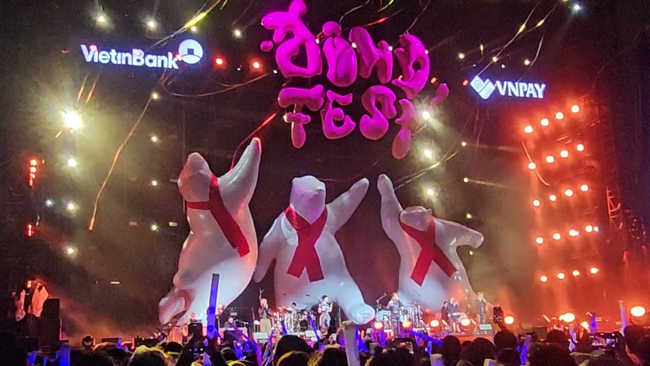 Em Không Quay Về | Nguyễn Trần Trung Quân cùng các học trò tại Đông Fest #nguyentrantrungquan 