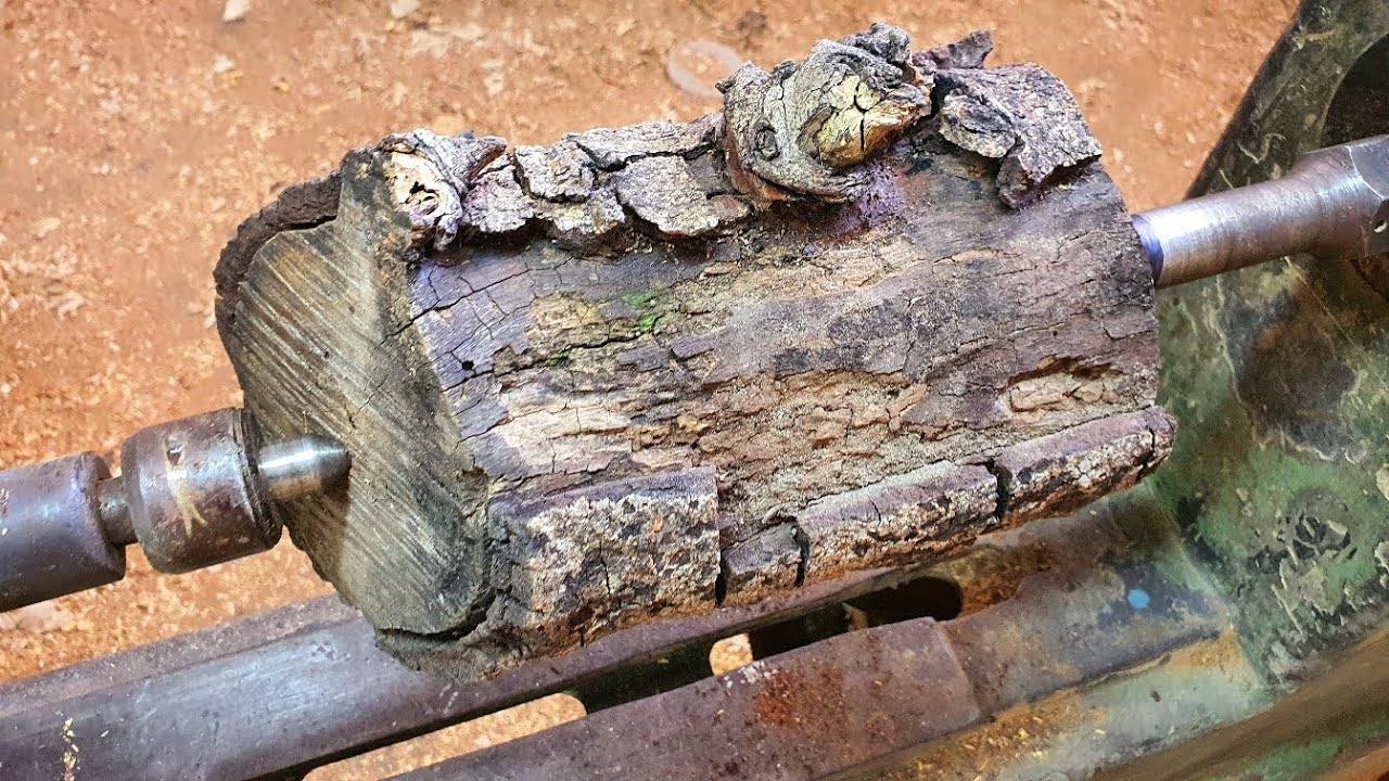 Woodturning - Transforming a stump into art // Transformando um tronco em arte