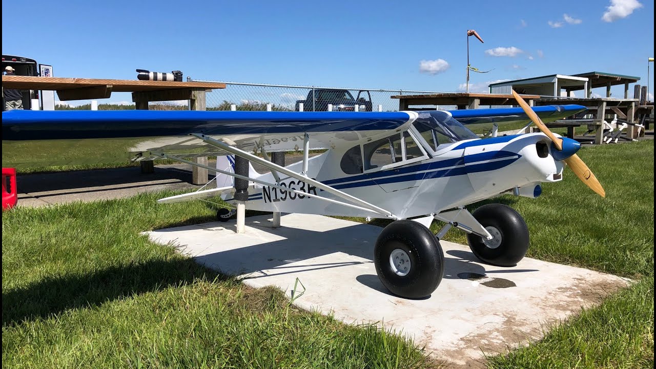 1/4 scale Hangar 9 Super CUB PA-18 Maiden on a windy day