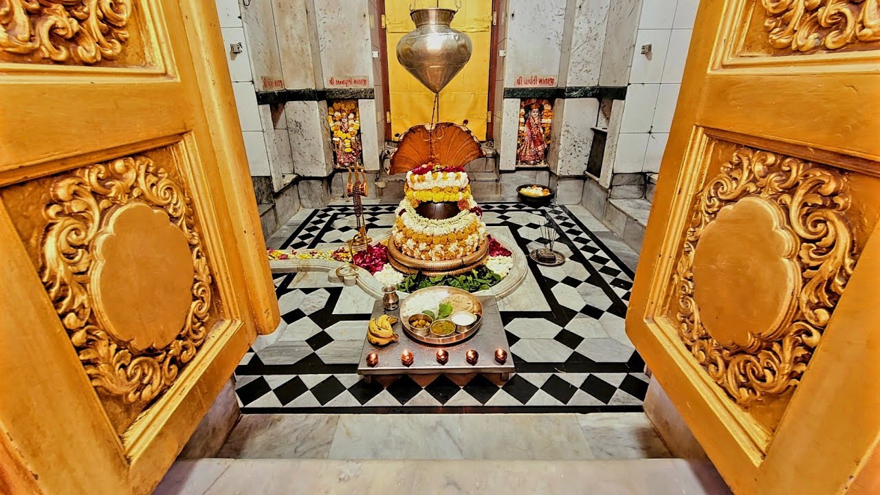 🔱 श्री काशीविश्वनाथ श्रृंगार दर्शन 🕉️ शिवलिंग श्रृंगार 🙏 Divine Kashi Vishwanath Temple Darshan