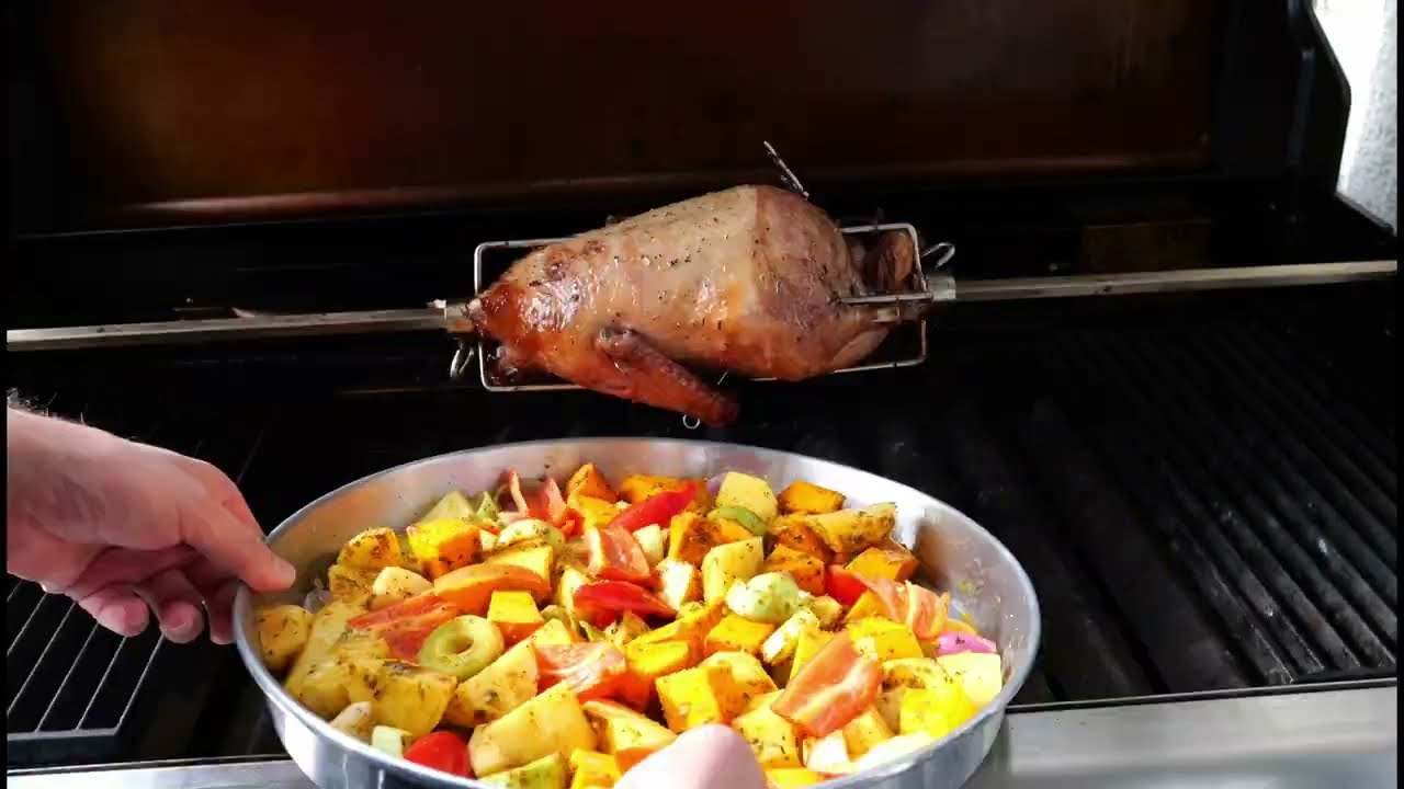 Ente vom Drehspieß aus der Orangen Brine . Santos s518 Gasgrill.