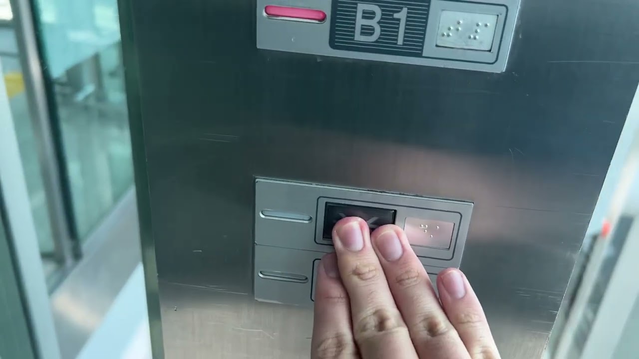 인천광역시 중구 공항로 272 (운서동) 인천국제공항 제1여객터미널 나머지구간 2 LG.OTIS엘리베이터 리모델링전 및 내/외부층표시기 교체후 탑사기