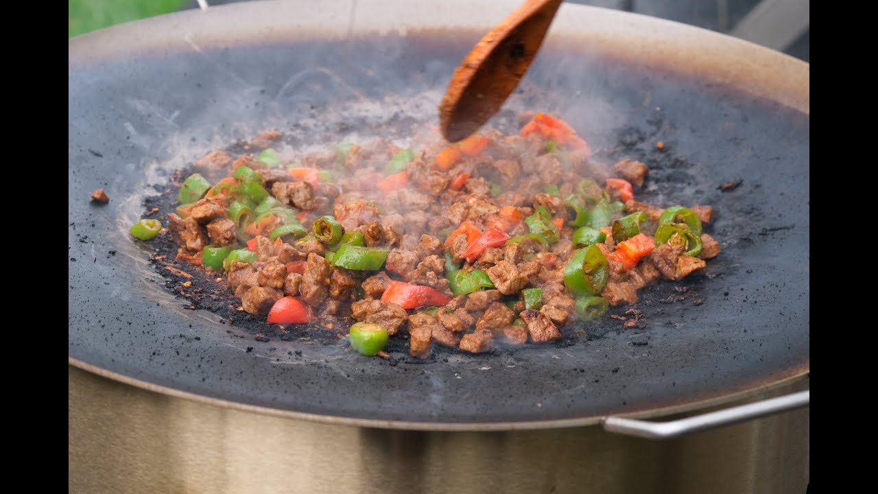 Outdoor-Kochen mit Feuerschale, Flammenring & Wok - Stahlkunst Feuerschalenwelt