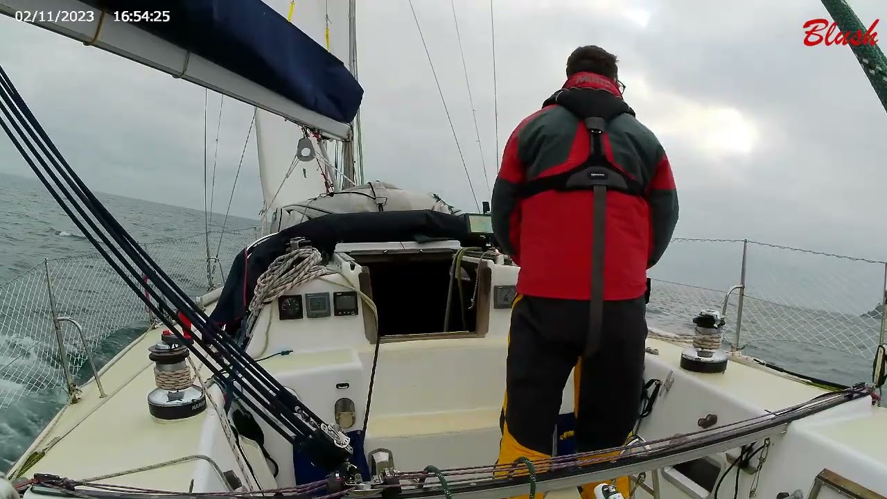 First Solo Sail on Blush Oyster Lightwave 395