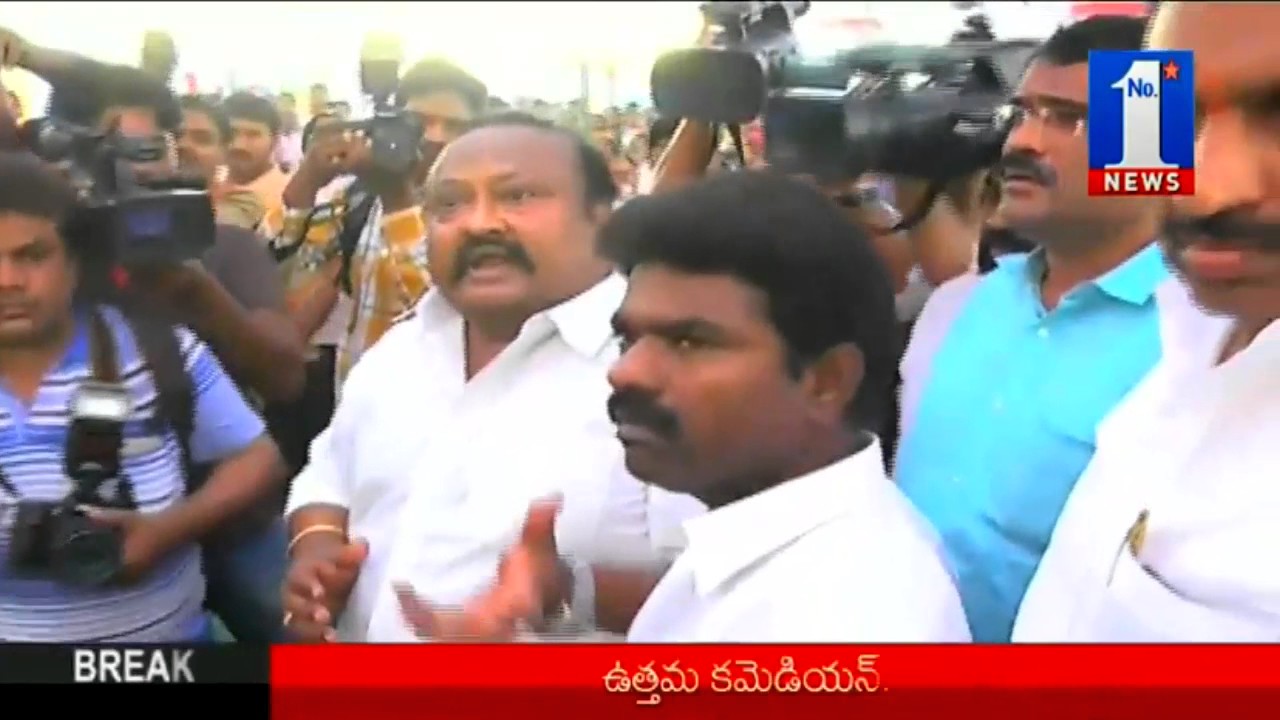 MLA Rasamayi Balakishan Fires on Collector over Protocol | DIGI Dhan Mela