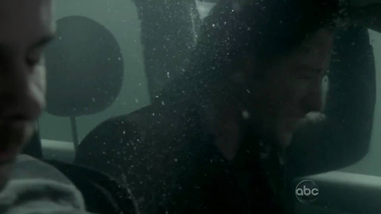 LOST: Desmond's car plunges into the water [6x11-Happily ever after]