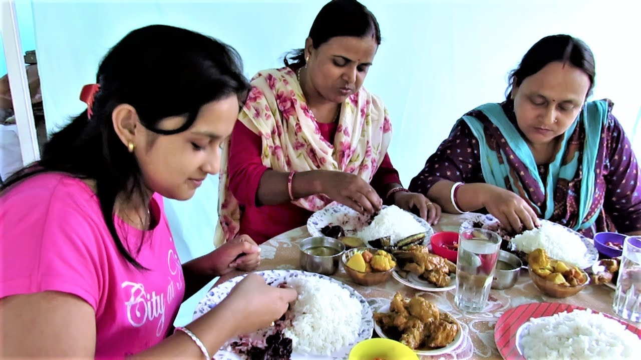 Tasty Bengali food Mangsho bhat eating | lunch with rice spicy chicken meat curry | vegetable | dal