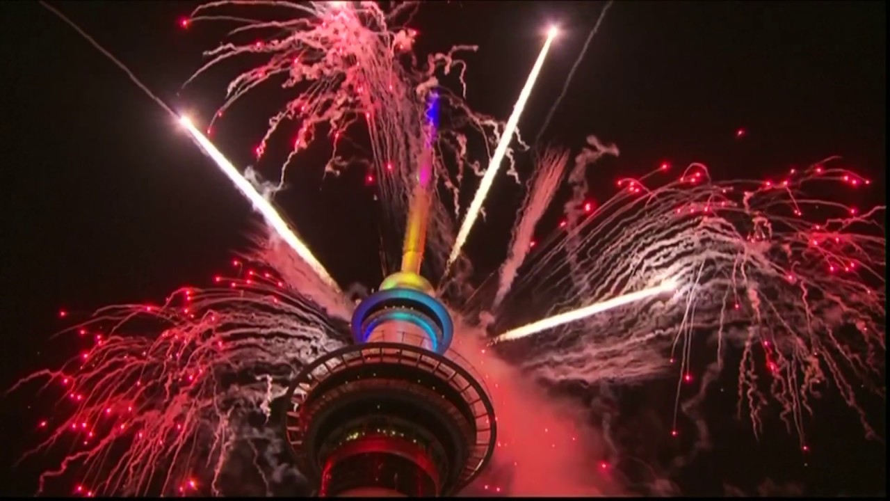 New Zealand welcomes New Year with a fireworks show
