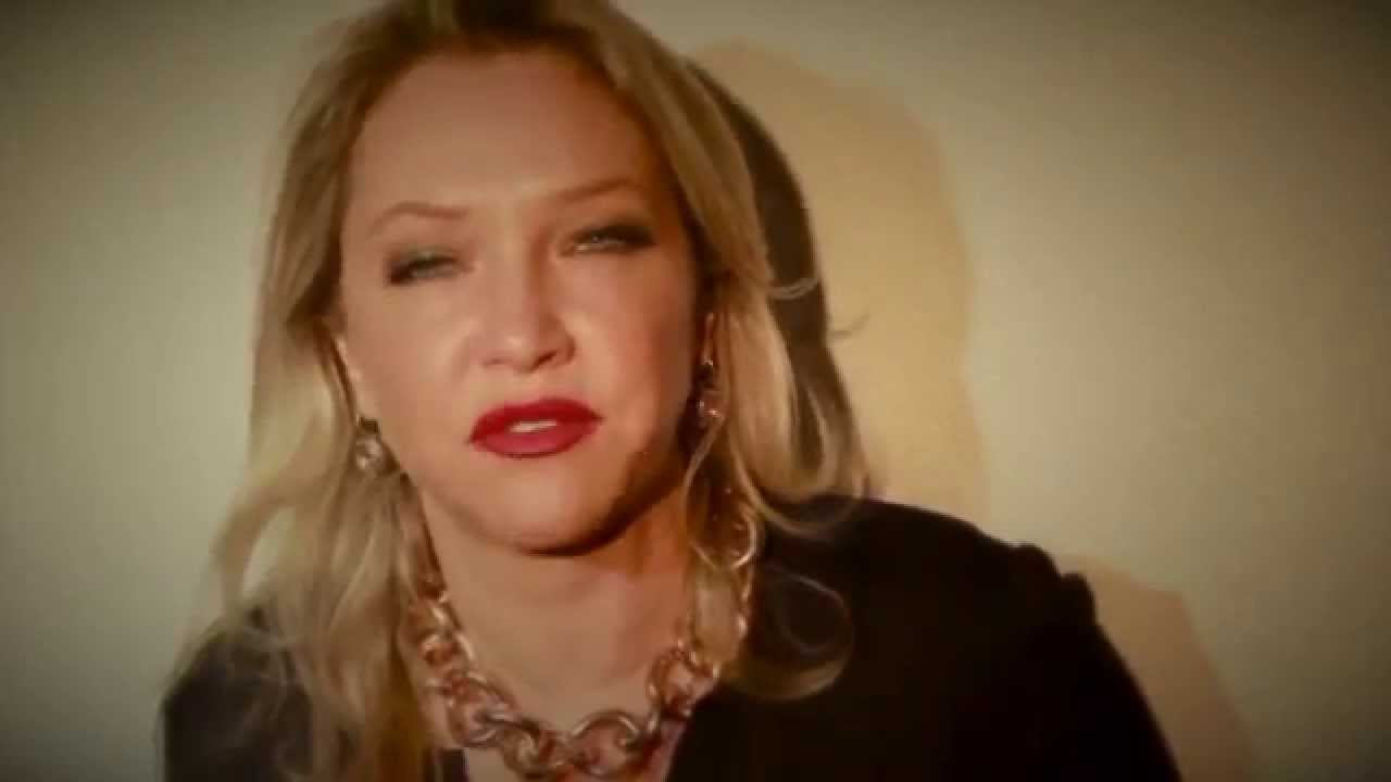 Deborah Blando - Sobre O Video Clipe 'Innocence'