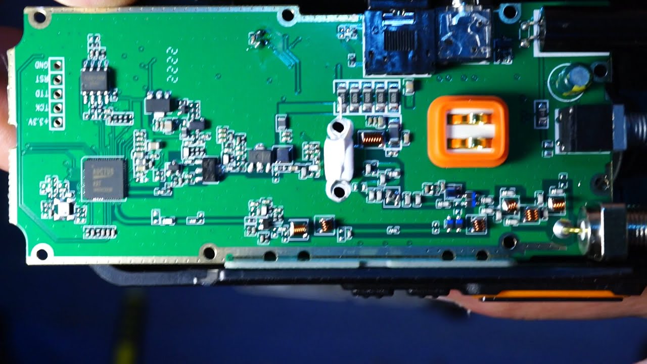 Chierda TC358 Teardown. The TOP Technology “System on Chip” Radio.