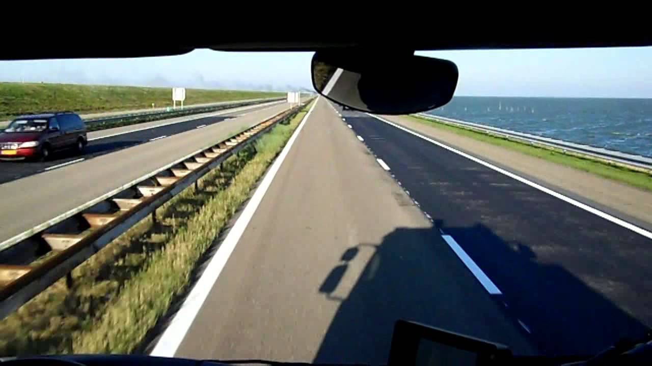 Brandweer Wieringen :Prio 1(srt vtg:personenauto) A7 AFSLUITDIJK 74,4 DEN OEVER Voertuigbrand 5034