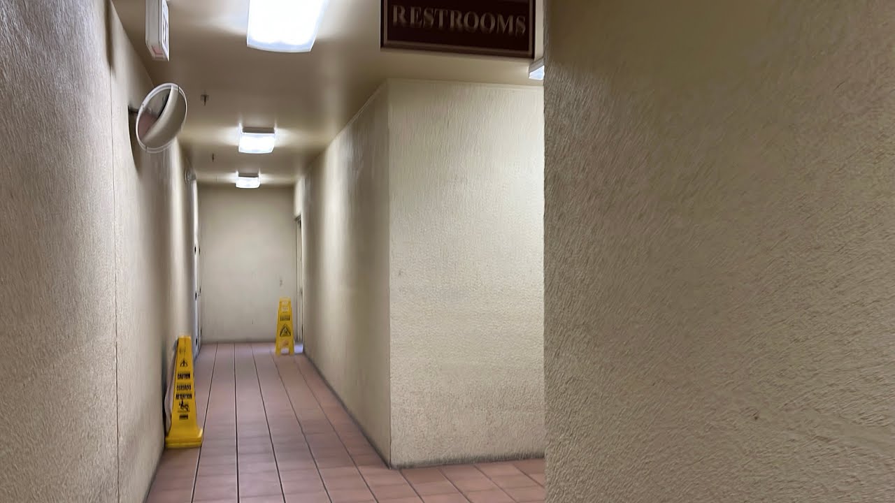 Restroom Extravaganza Part IX: Folsom Premium Outlets Film Spree!