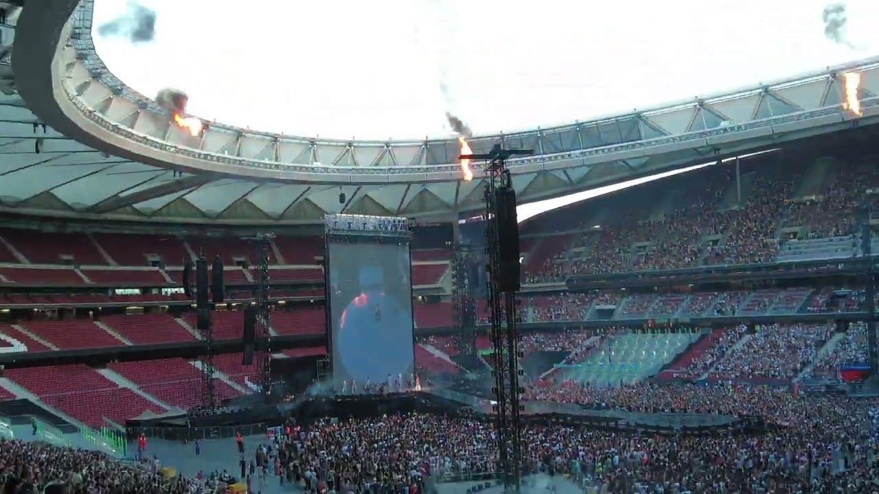 LOLA INDIGO 'MUJER BRUJA + MALDICION + SANTERIA' | ESTADIO METROPOLITANO MADRID - 14/06/2025 | 4K |