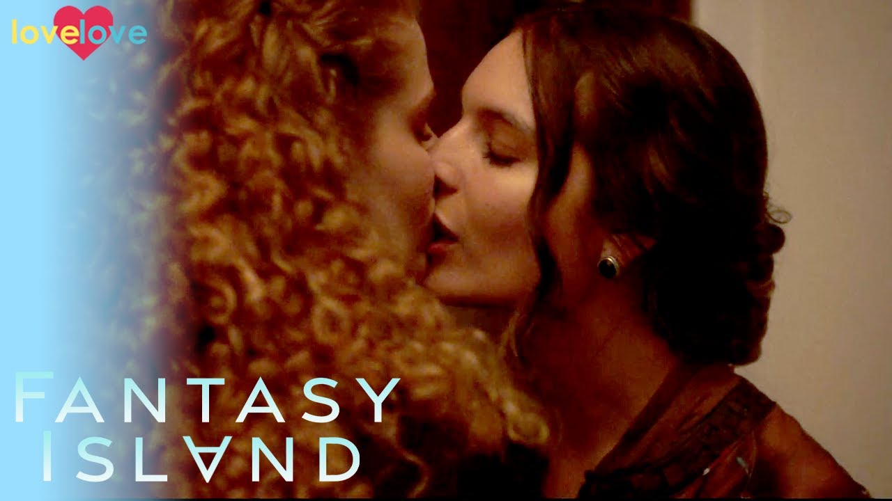 Fantasy Island | Isabel and Rachel's First Kiss | Love Love