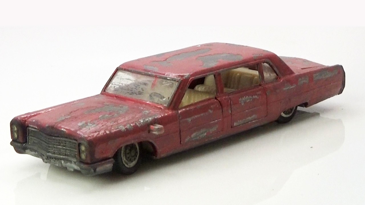 Cadillac Fleetwood 75. Реставрация очень сложной модели Siku.