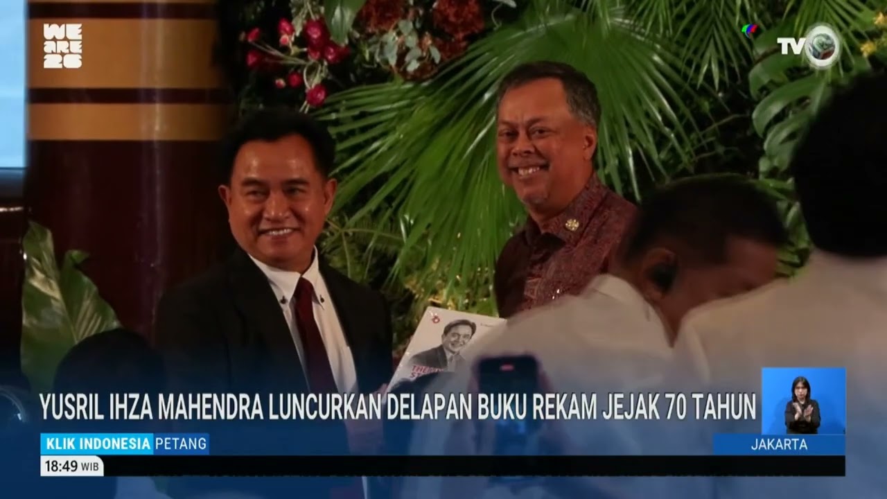 YUSRIL IHZA MAHENDRA LUNCURKAN 8 BUKU REKAM JEJAK 70 TAHUN