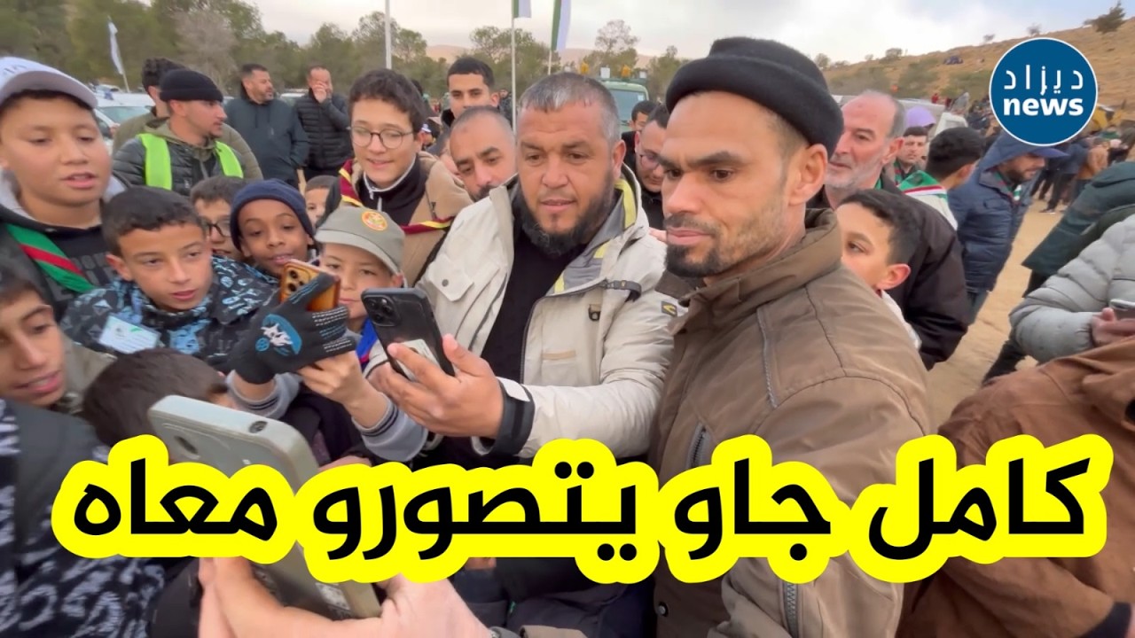 صاحب مبادرة الجزائر_خضراء يغرس أول شجرة بولاية باتنة وسط حشود غفيرة تتهافت لالتقاط صور تذكارية معه