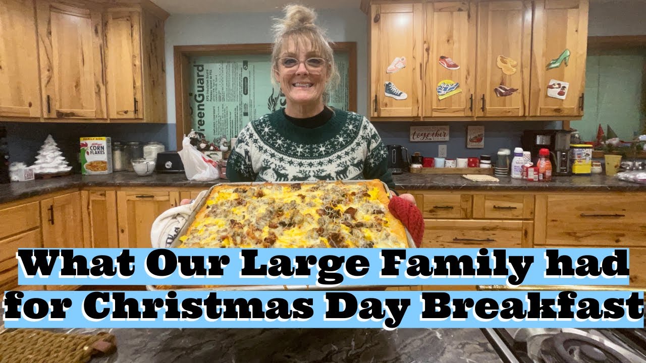 Every Christmas Morning I Make our favorite Breakfast Pizzas | Our Family Tradition