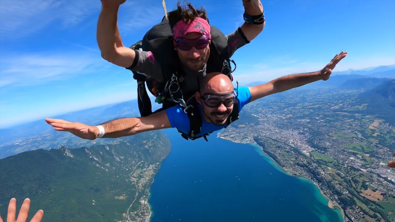 Saut en parachute (Skydiving) Aeroport Chambery Savoie Mont Blanc - Savoie parachutisme