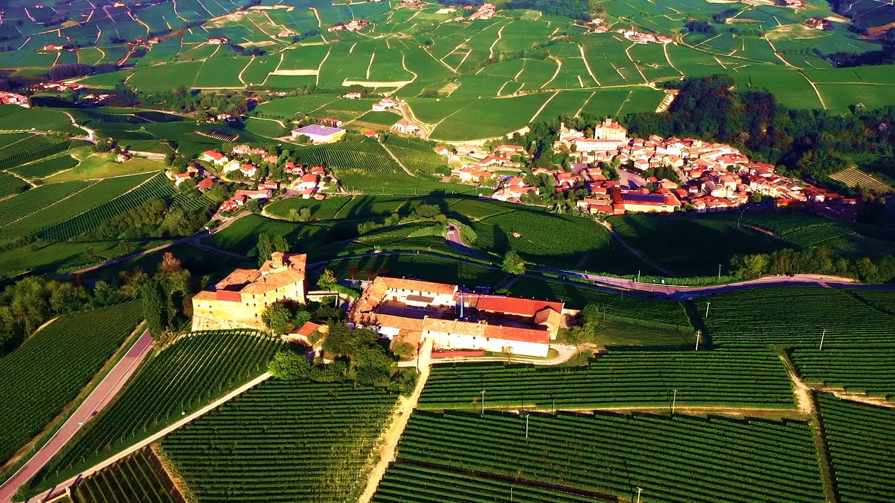 The Land of Italian Wine - Beautiful Destinations - Barolo - Piedmont - Italy