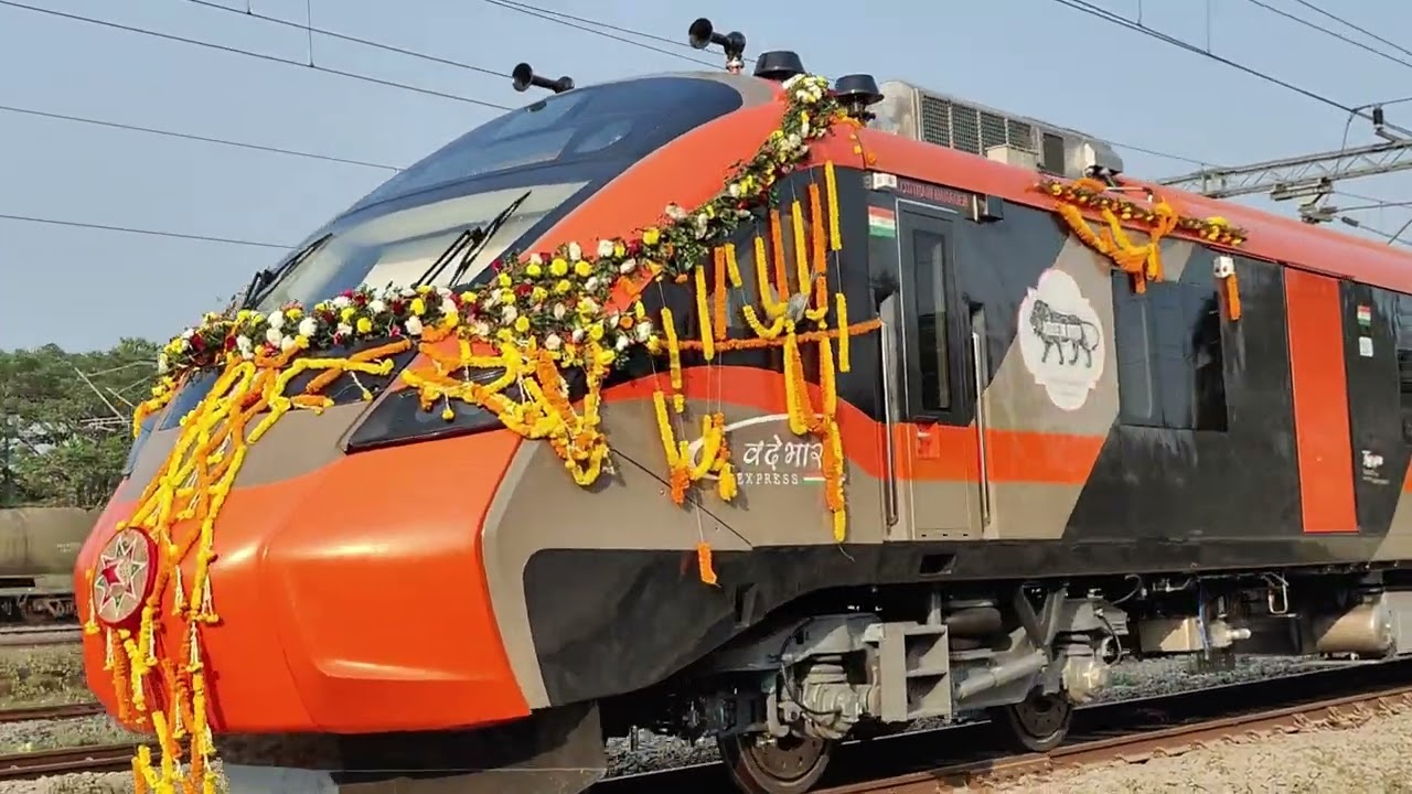 India's 1st Vande Bharat Sleeper Train Inaugural Run From Kamakhya Jn to Howrah Junction.