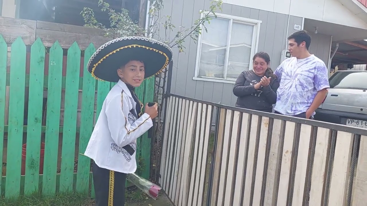 El Charrito Máximo regalando serenata en el día de la  madre 14,05,2023 dar like y suscribirse
