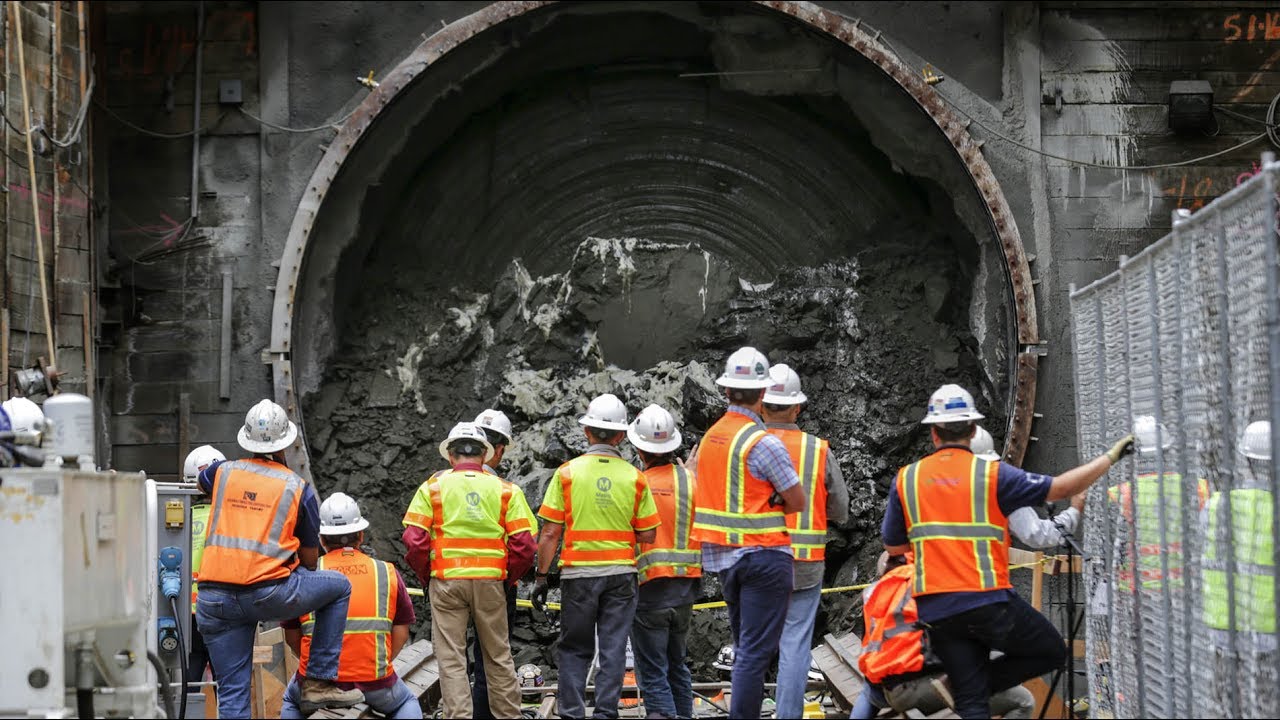 360 video - Monstrous tunnel-boring machine to rear its head in downtown L.A.