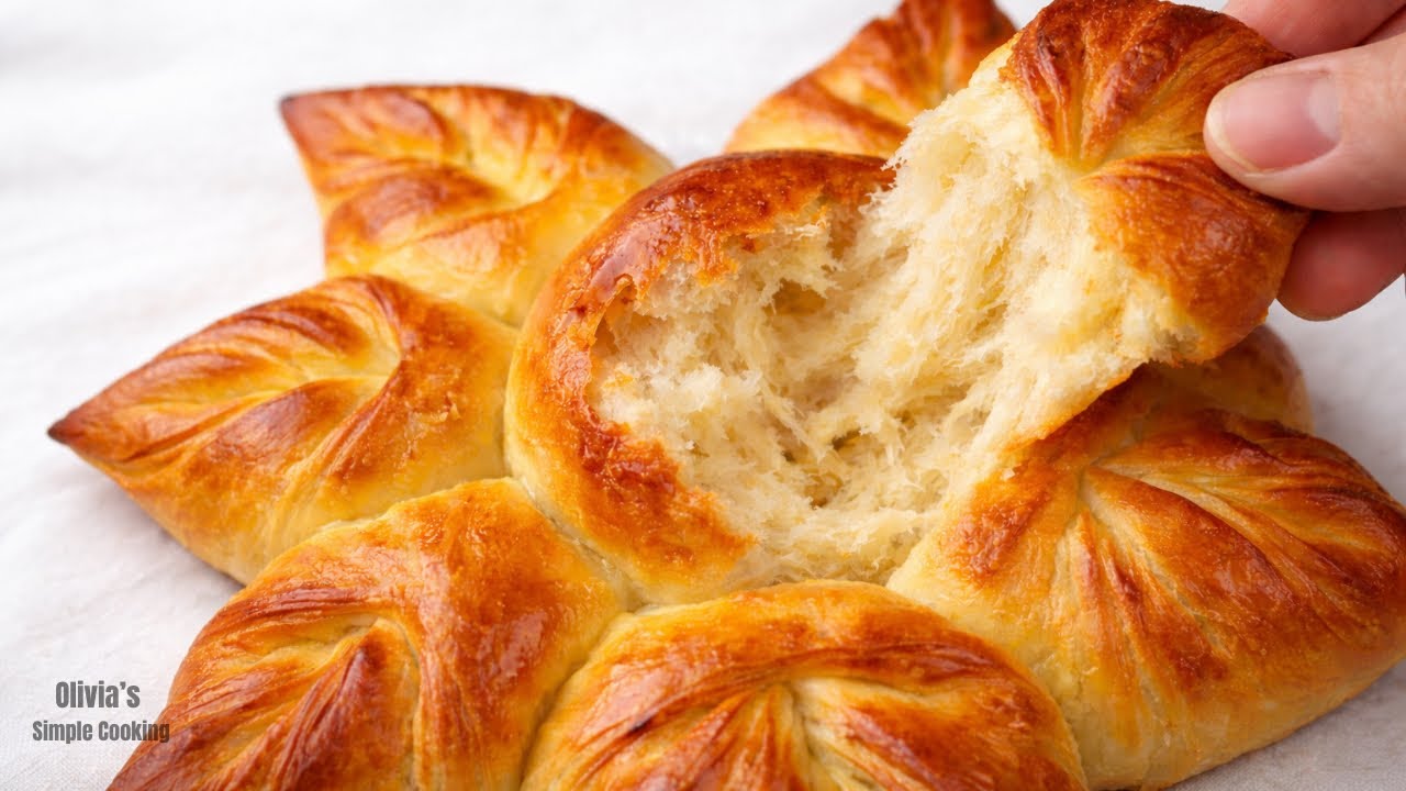 Buttery Pull-Apart Star Bread (Soft & Flaky)
