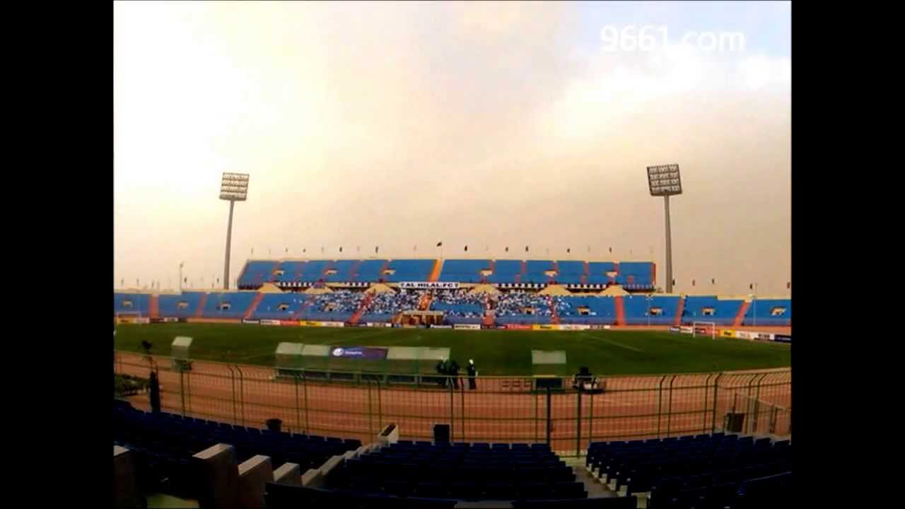 جمهور الهلال يملأ مدرجات ملعب الأمير فيصل بن فهد في الرياض