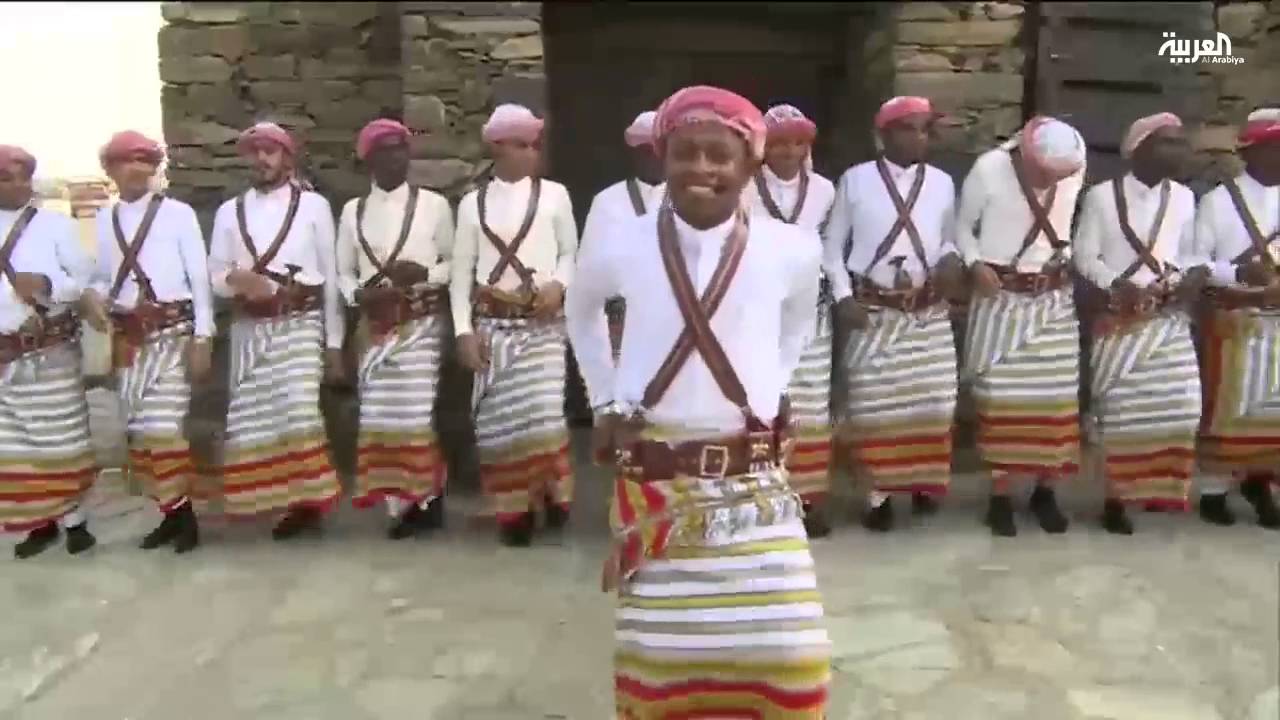 أهالي جازان يعيشون حياة طبيعية رغم الحرب باحتفالات العيد