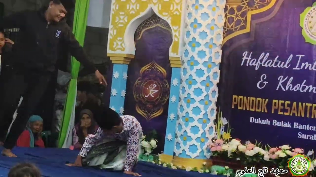 Haflatul imtihan ke 33 pondok pesantren tajul ulum seni santri(drama)
