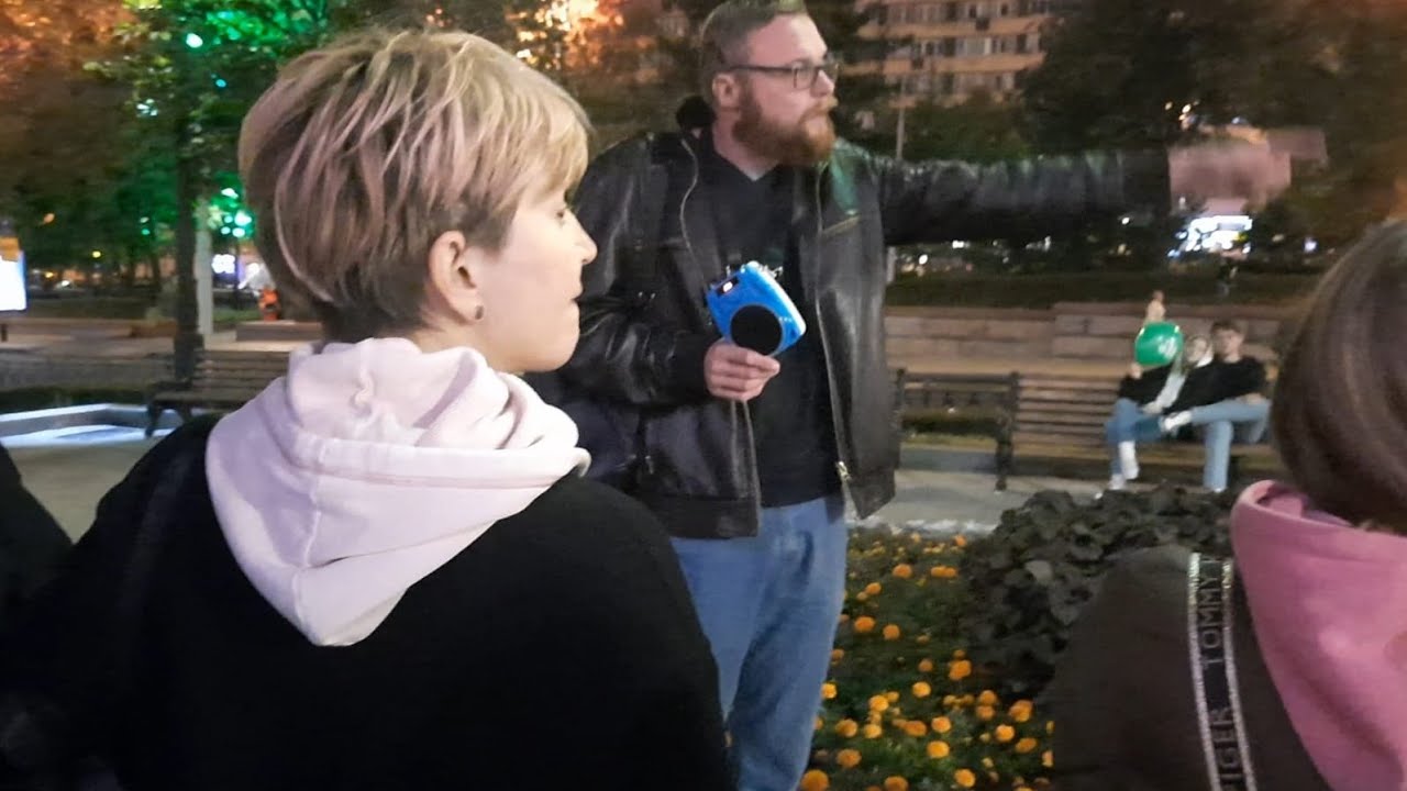 Пушкинская площадь возле станций метро Пушкинская, Тверская, Чеховская, рассказ экскурсовода