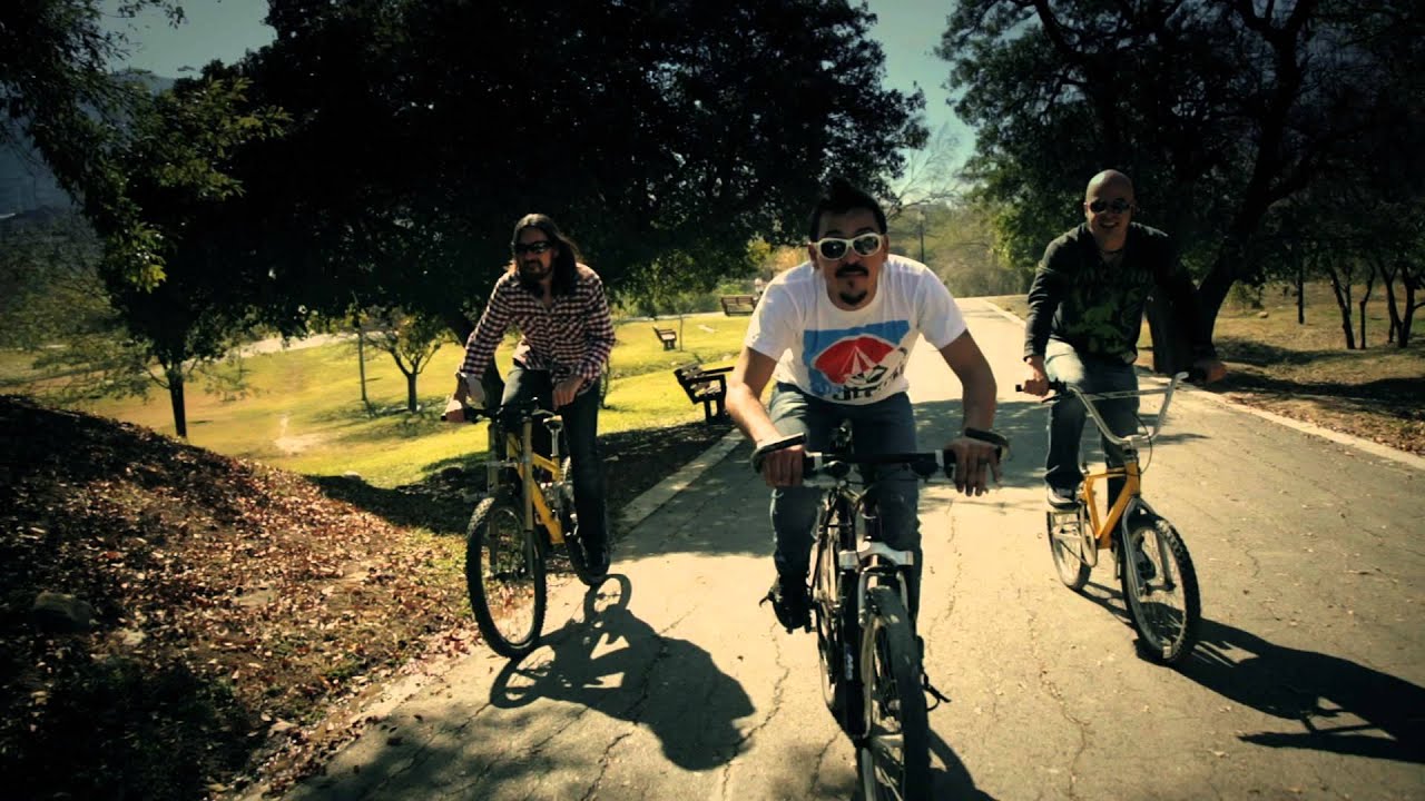 Genitallica - Mi Vida No Vale Nada (Video Oficial)