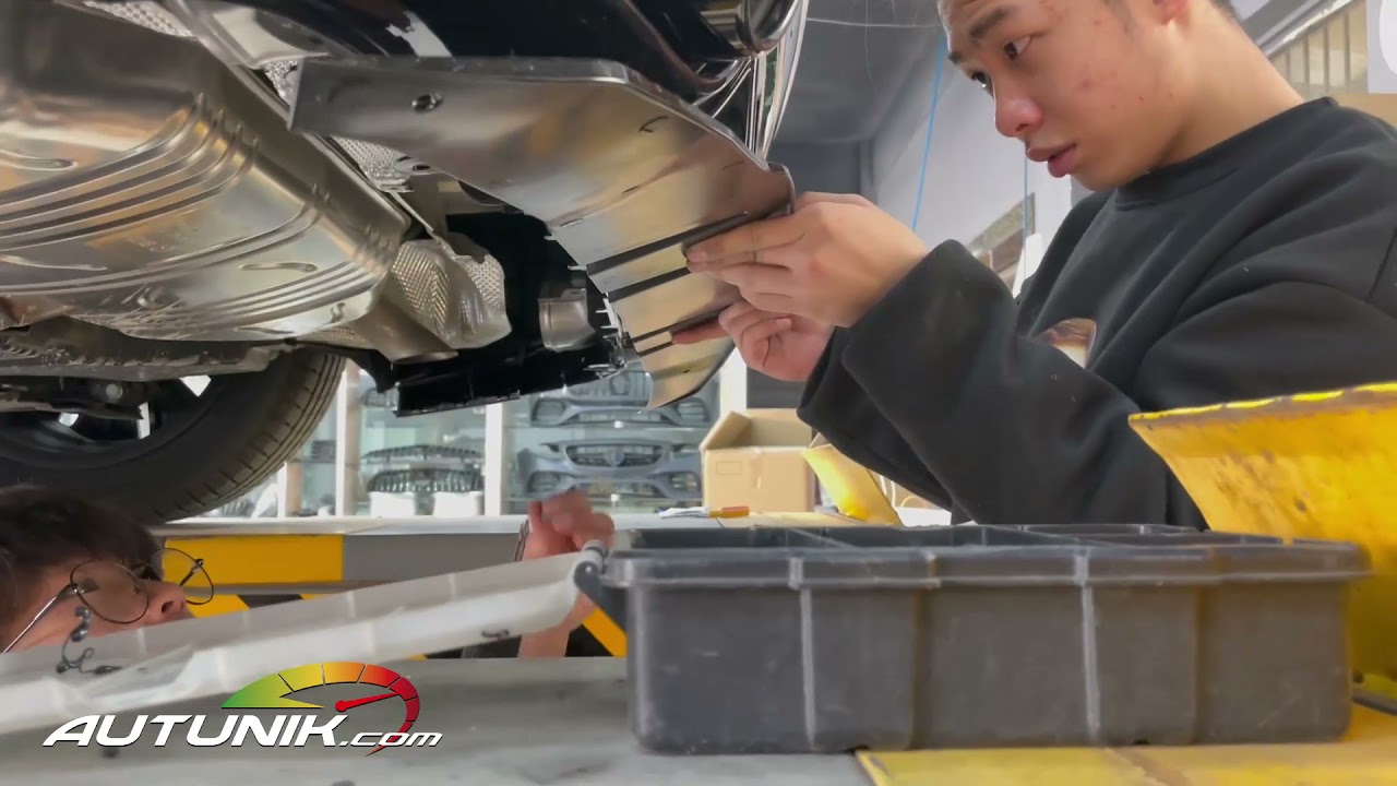 Autunik.com - A45 AMG Rear Diifuser + Exhaust Muffler Tips for Mercedes Benz A W177 Hatchback di64