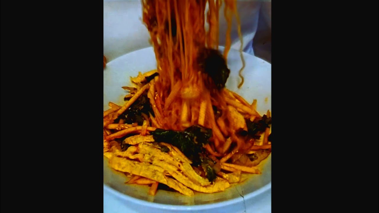 화창한 주말 새콤달콤 풋망고 비빔면 😁😅