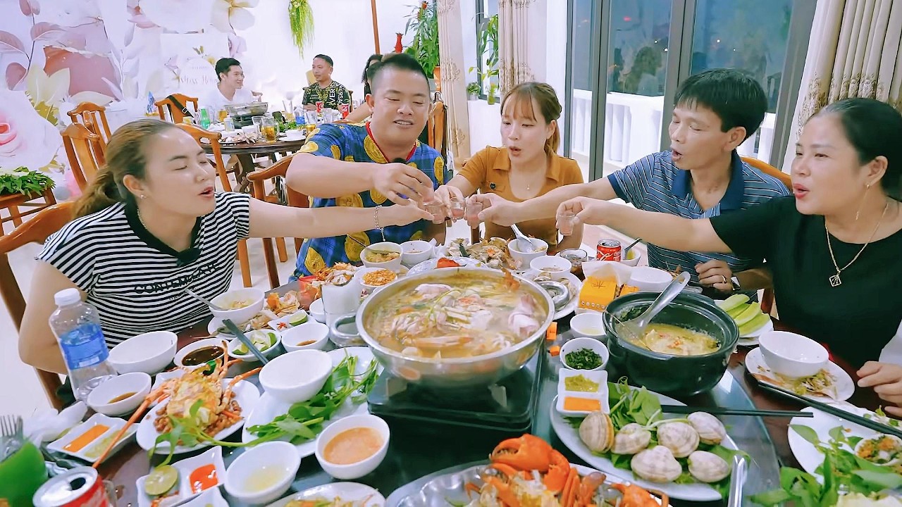 ĐI ĂN TÔM HÙM BÔNG TẠI NHÀ HÀNG HẢI SẢN 16K NGON NHẤT LÀO CAI | TUYÊN XINH GÁI