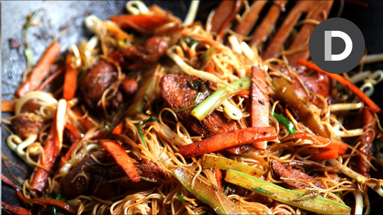 The Ultimate Stir Fry: Singapore Noodles!