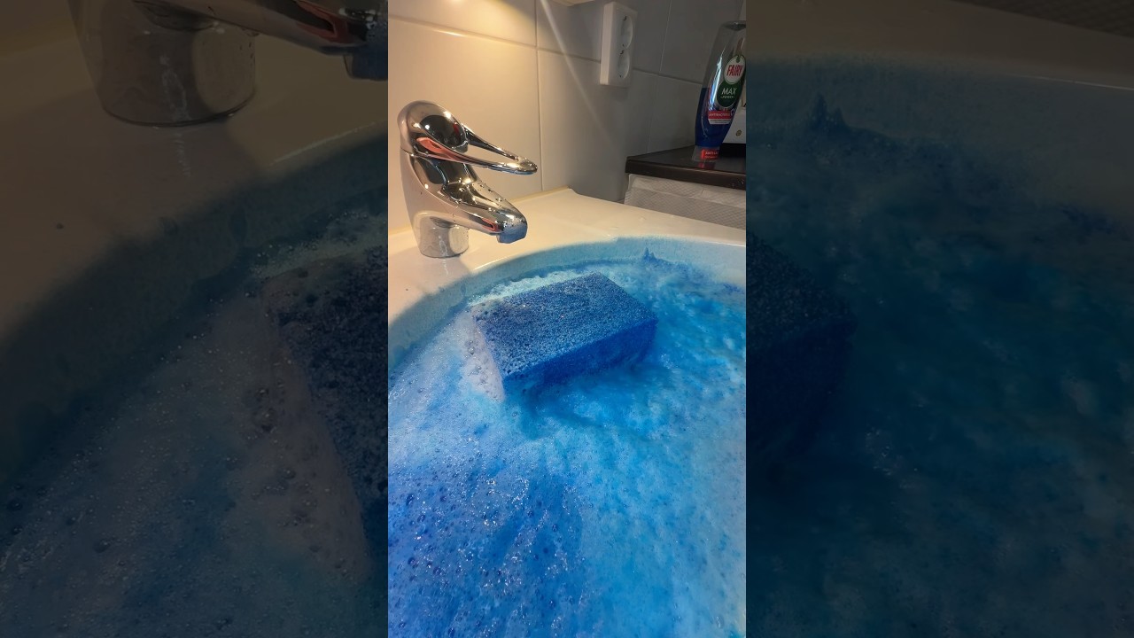 #asmr #satisfying #cleantok #oddlysatisfying #fypasmr #squeeze  #ytstudio #fyp #sponge #shorts #suds