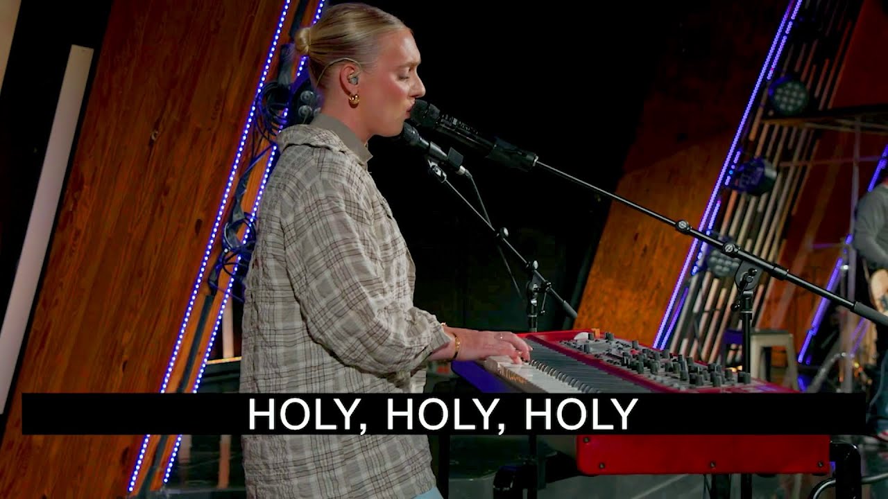 Behold Him Now - Samantha Curtis