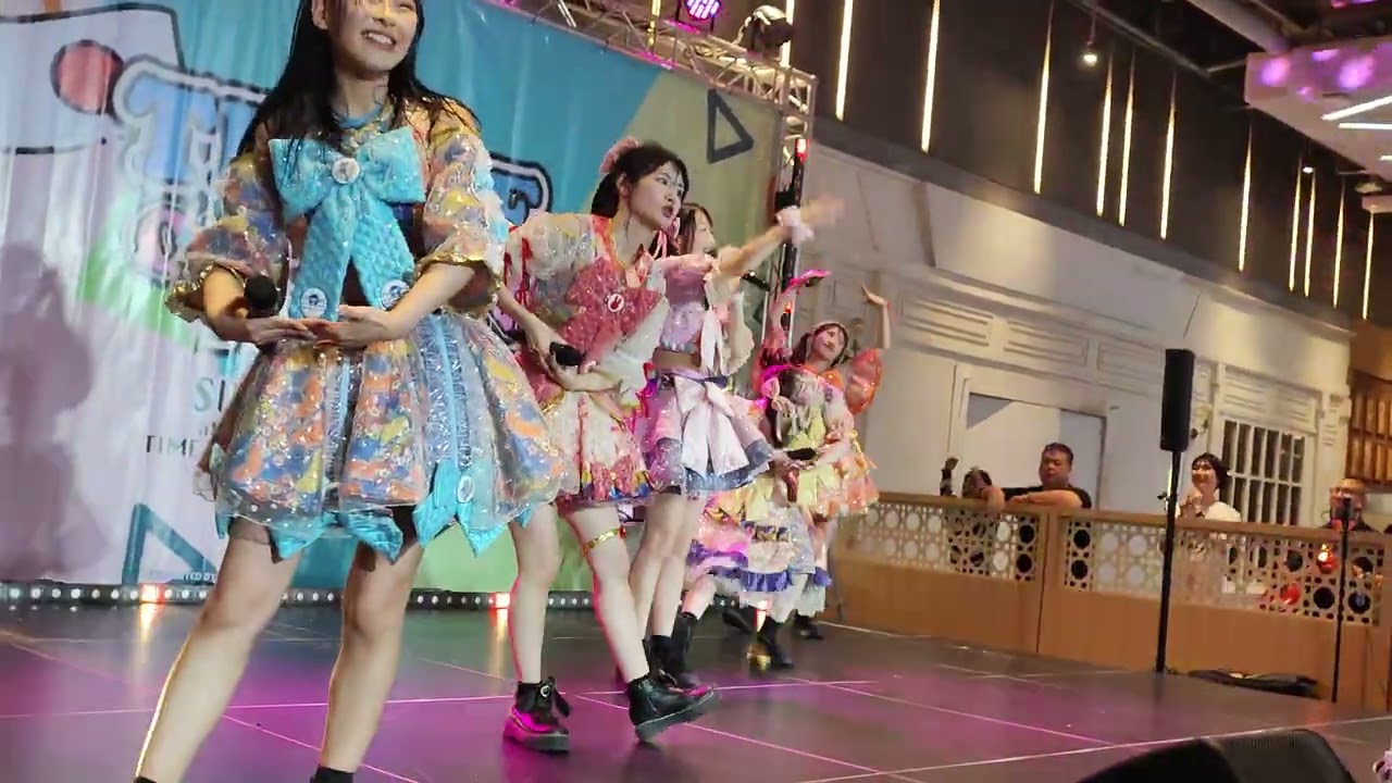 230423 FES☆TIVE - Shakariki Top Runner! @ Triple One Man Super Live - Donki Mall Thonglor