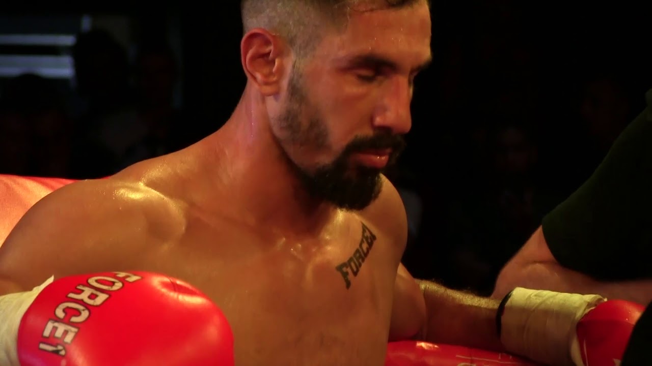 MELETIS KAKOUBAVAS Vs MITCH FAREL
